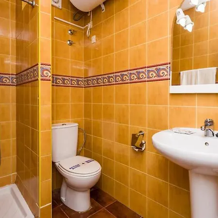 Sol Y Miel Guest house 2*