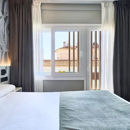 Sol Y Miel Hotel