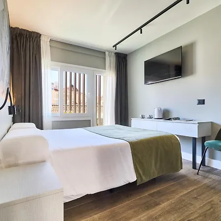 Sol Y Miel Hotel
